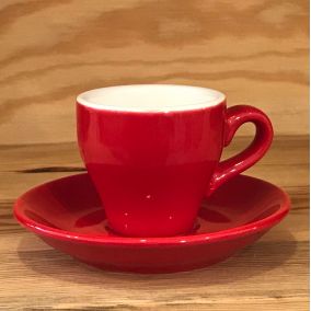 Ceașcă de espresso din porțelan cu un volum de 80 ml, potrivită pentru espresso clasic sau dublu.  Include o farfurie. Culoare: 2