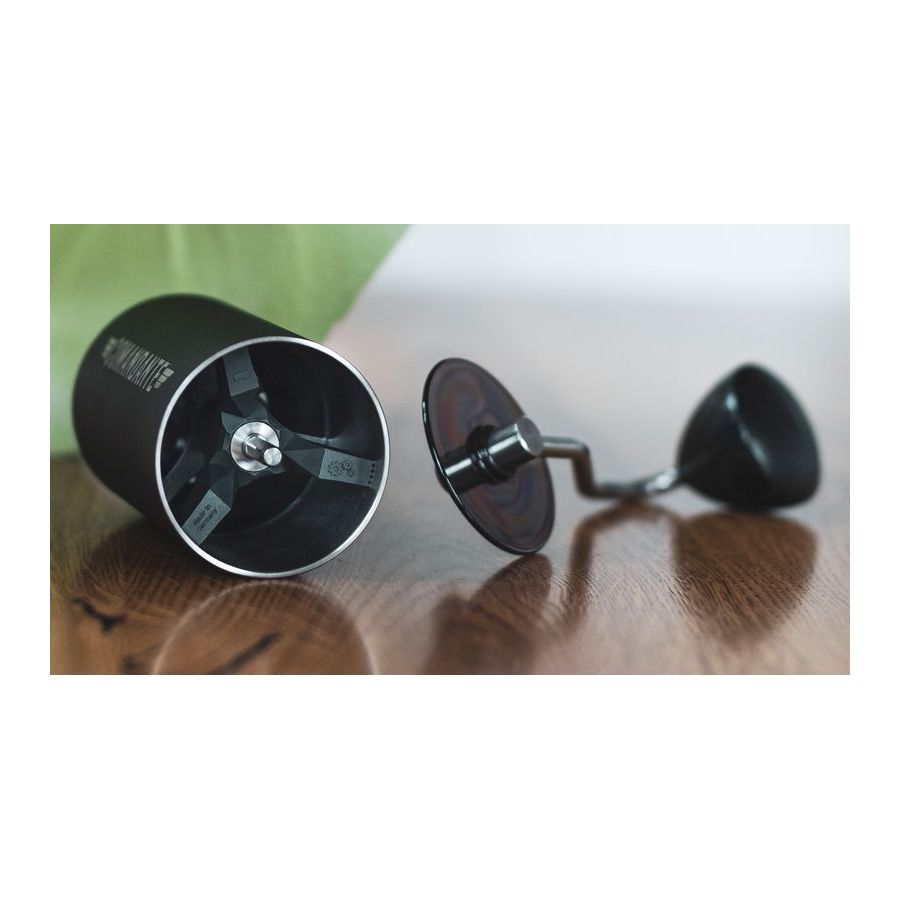 Comandante C40 MK4 Nitro Blade negru