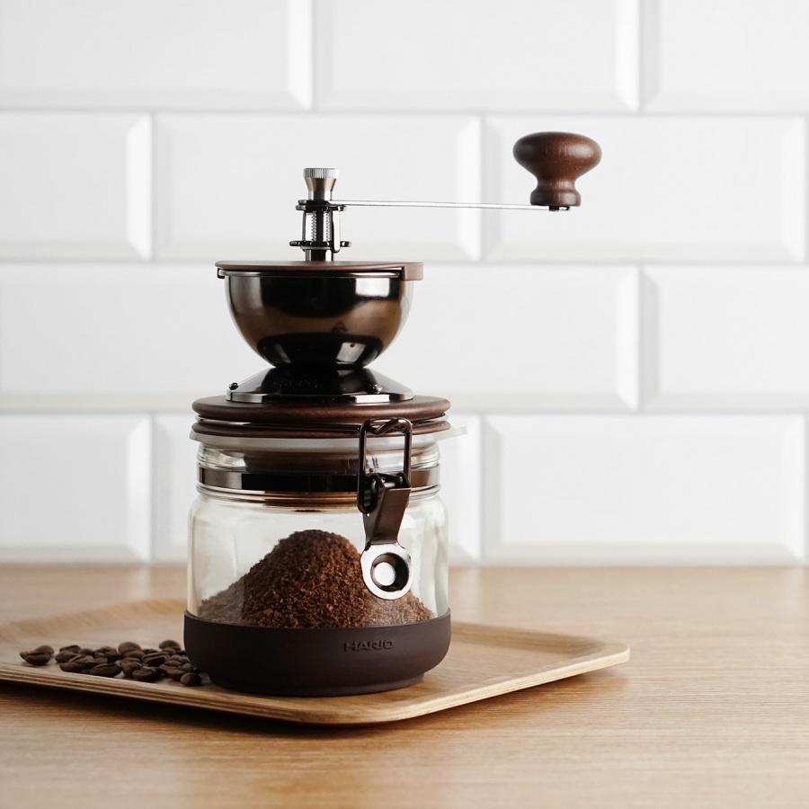 Mașină de tocat cu recipient Hario (CMHN-4)