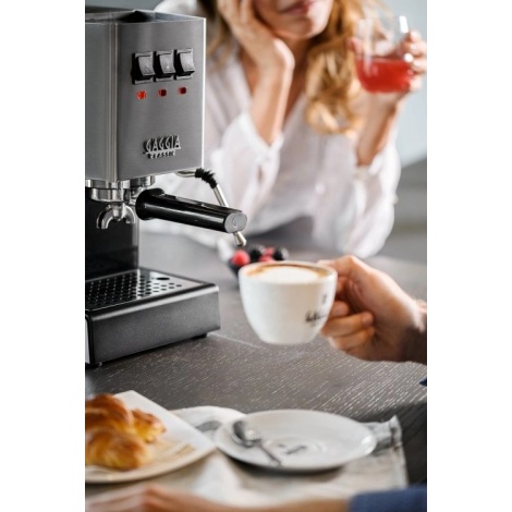 Mașină de cafea cu pârghie GAGGIA Classic EVO E24