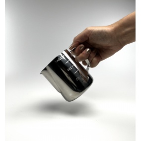 Ulcior de lapte Kaffia Jug 350ml cu gravură 2