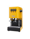 Gaggia Classic EVO în galbeneste alegerea ideală pentru cei care doresc să se bucure acasă de espresso-ul italian perfect. Fabricat chiar în Italia, acest aparat de cafea oferă calitate superioară, precizie de expert și performanță fiabilă pe termen lung.