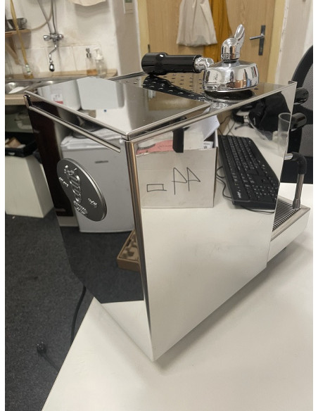 Secțiunea de produse resigilate – Aparat de cafea BEZZERA UNICA PID