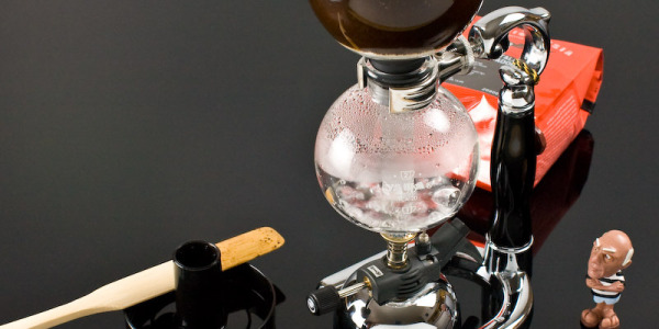 Pregătirea cafelei în Vacuum pot