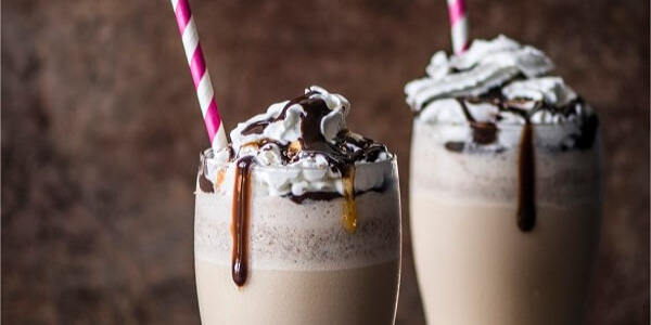 Prepararea cafelei frappé