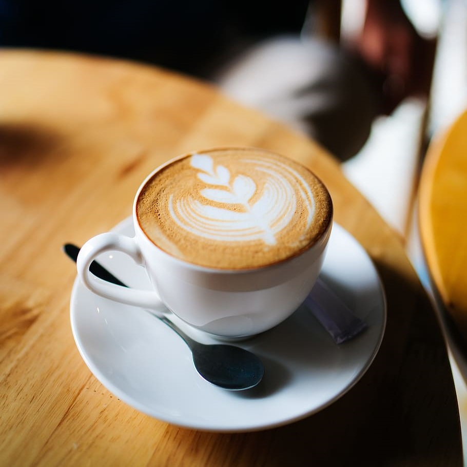 Pregătirea cafelei cappuccino